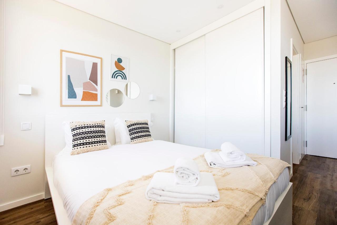 Elegant Studio W/ Ac & Balcony By Lovelystay Порто Екстериор снимка