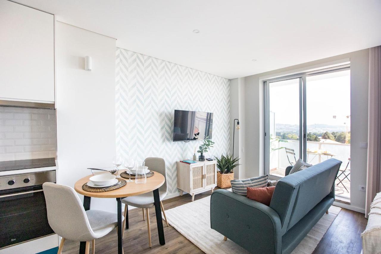Elegant Studio W/ Ac & Balcony By Lovelystay Порто Екстериор снимка