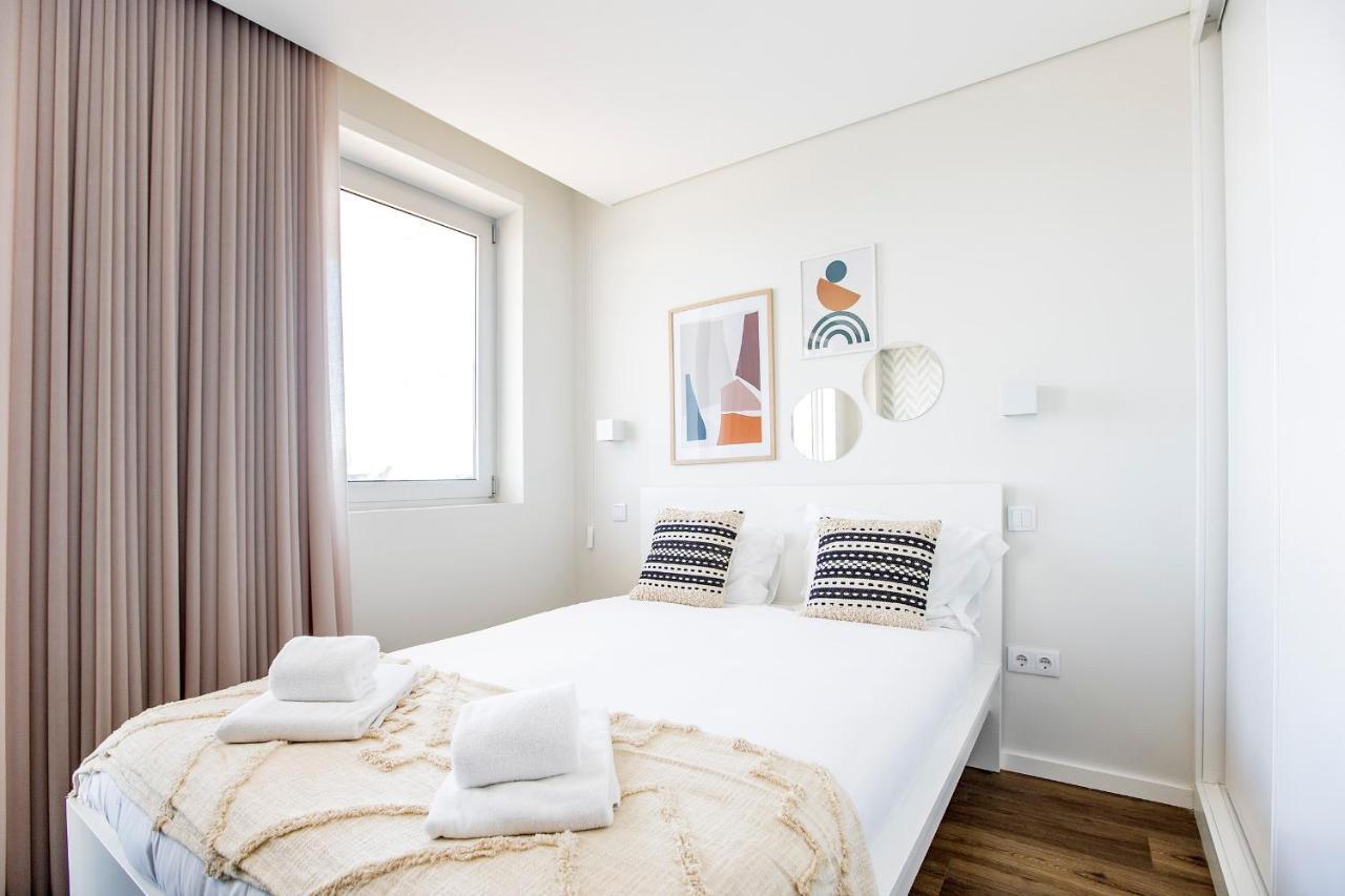 Elegant Studio W/ Ac & Balcony By Lovelystay Порто Екстериор снимка